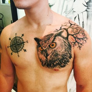tatuaje-buho-lloyds-tattoo