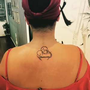 tatuaje_mensaje_espalda_lloydstattoo
