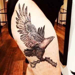 tatuaje_aguilasmuslo_lloydstattoo_fuerteventura (13)