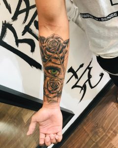 tatuaje_floresbrazo_lloydstattoo_fuerteventura (4)